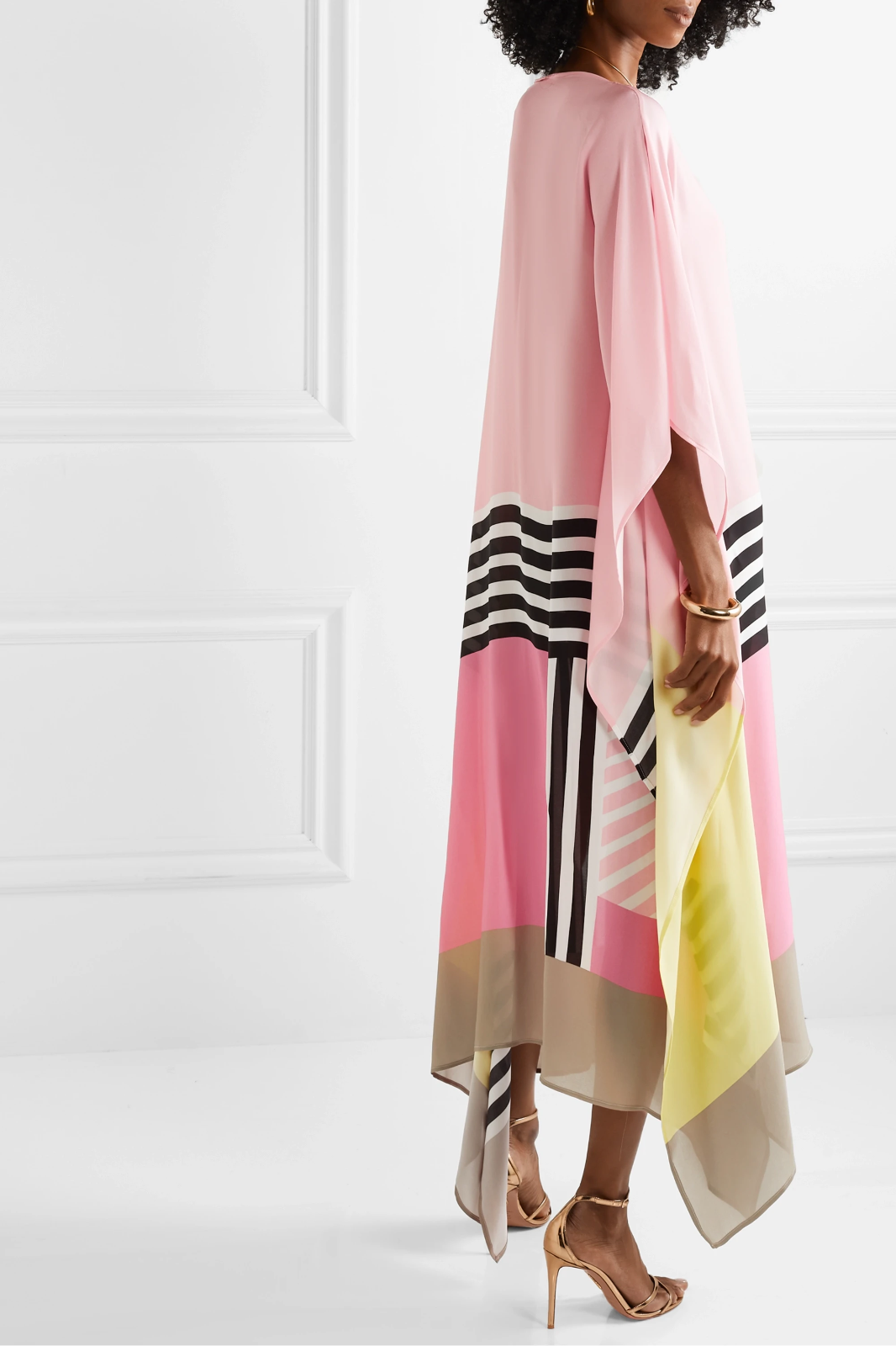Iria | Elegant Caftan with Geometric Print